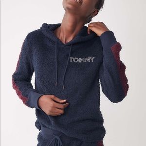 Tommy Hilfiger X UO Marshmallow Hoodie Sweatshirt